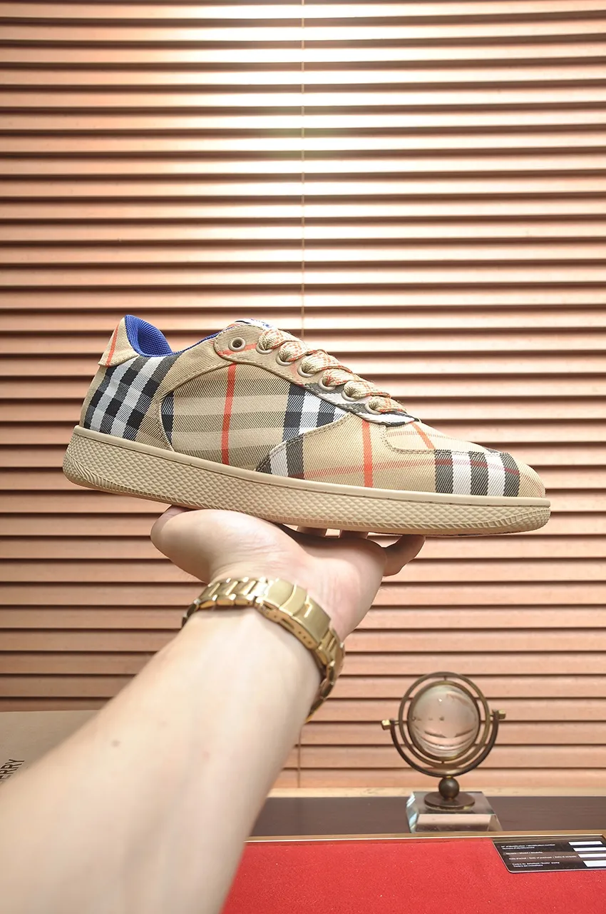 Men's shoes 💰540💶【Burberry】Classic low-top sneakers｜Imported cowhide with classic plaid fabric｜Sheepskin lining｜Original outsole｜Fine workmanship and comfortable to wear Size: 38-44 (customized at 45)